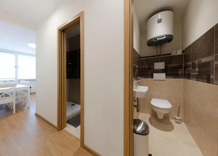 Large Prosek - Your Second Home! Praag
