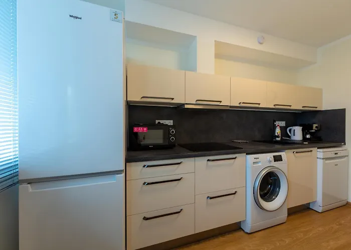 Large Prosek - Your Second Home! Appartement