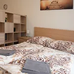 아파트 Large Prosek - Your Second Home!