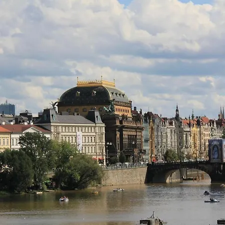 아파트 Large Prosek - Your Second Home!