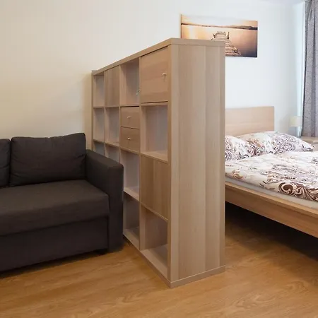 Large Prosek - Your Second Home! Prague