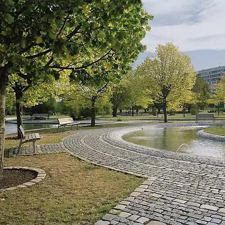 아파트 Large Prosek - Your Second Home! 프라하