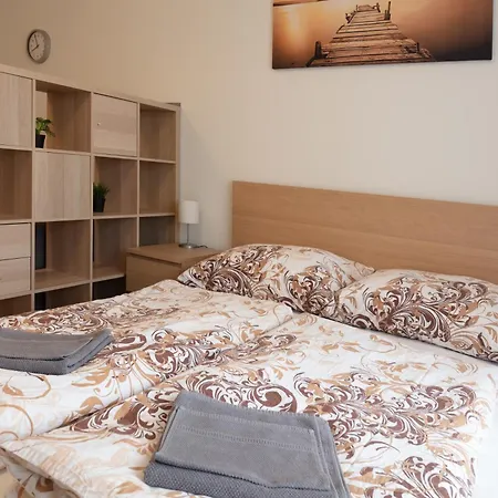 아파트 Large Prosek - Your Second Home!