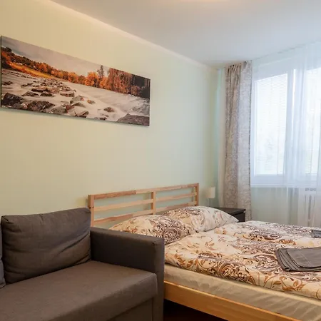 Large Prosek, 3 Bedrooms - Pva Expo Prag