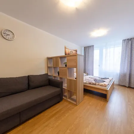 Large Prosek, 3 Bedrooms - Pva Expo * Prag