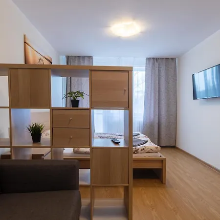 Large Prosek, 3 Bedrooms - Pva Expo *