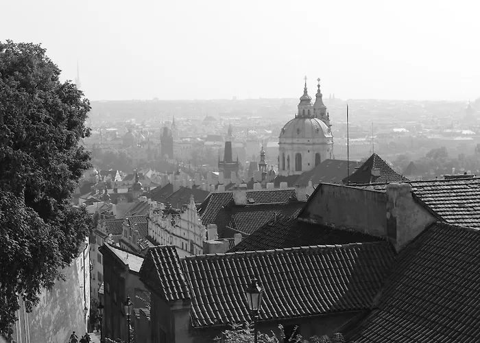 Large Prosek - Your Second Home! * Praga